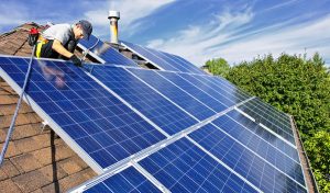 Service d'installation de photovoltaïque et tuiles photovoltaïques à Erbray